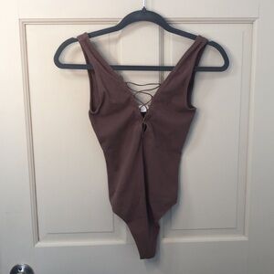 Aritzia WILFRED FREE Lais Mauve Jersey Deep V Lace Front Thong Bodysuit, Size S